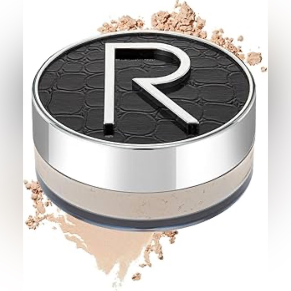Rodial Glass Powder pore-perfecting loose powder made in Italy